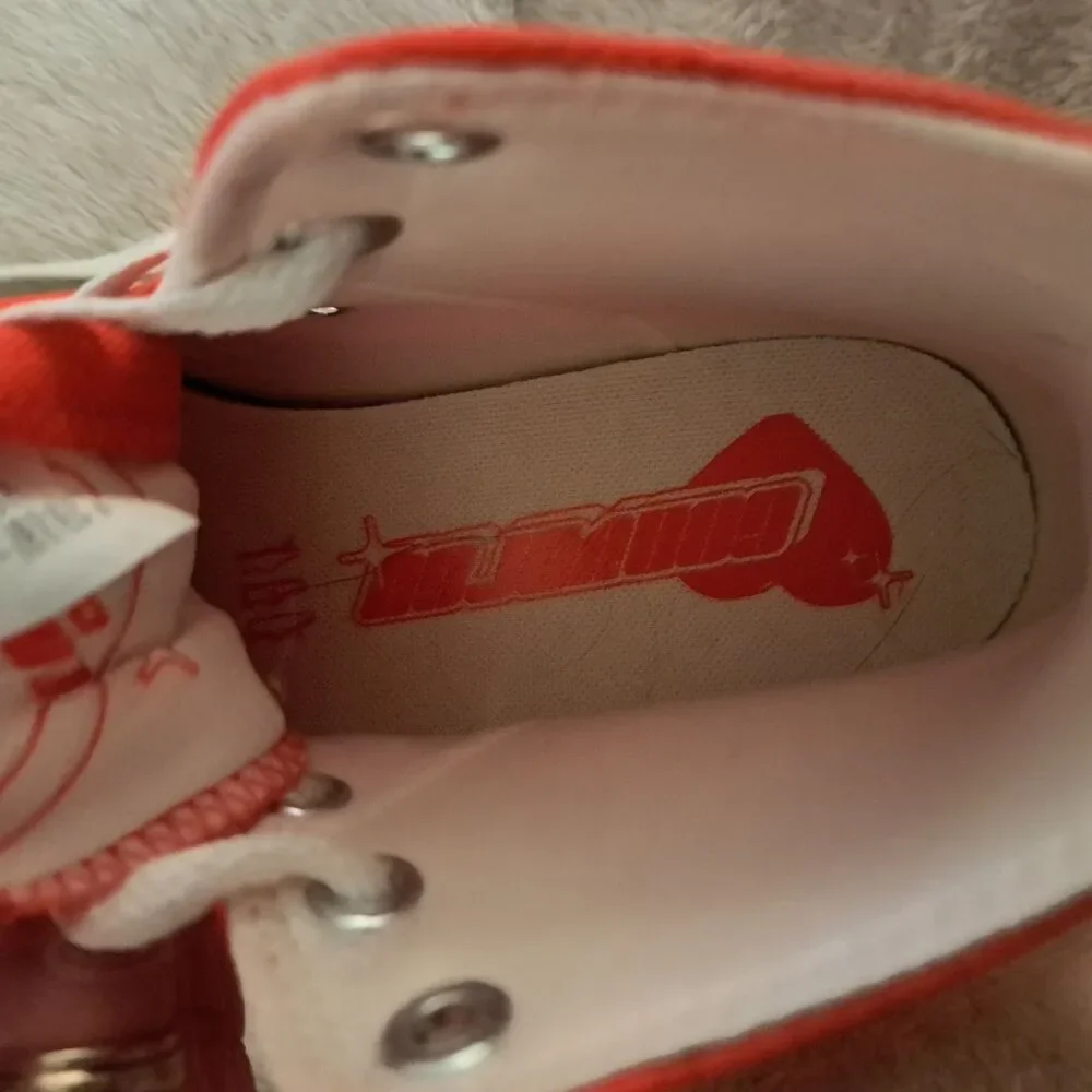 CONVERSE YTK HI Hearts  Valentine's Day Shoes A09117C Womens Size 7.5 EUC W/ Box - Picture 6 of 10